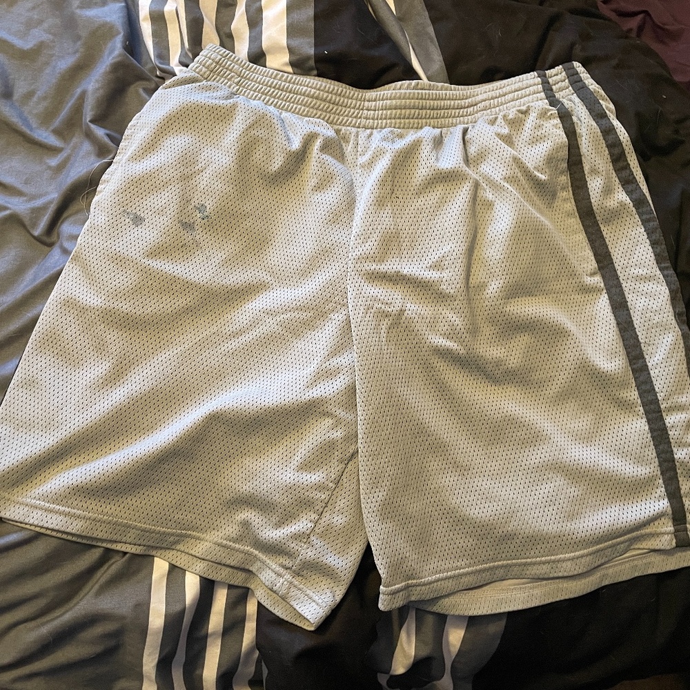 Size XL Men's Basketball Shorts